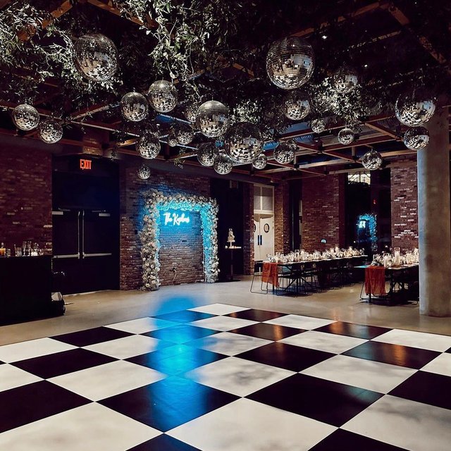 Shining disco ball decor to celebrate the dream day.
c/o @novaeventsinc